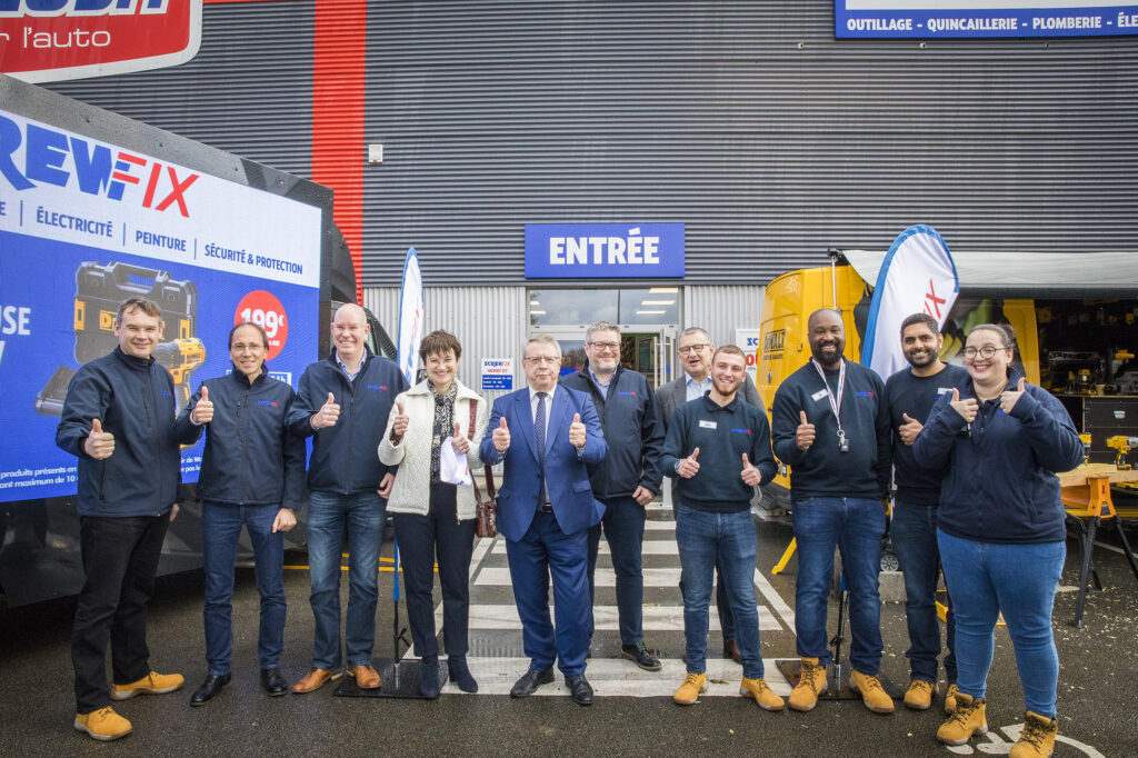 Screwfix opens first store in France Roofing Cladding & Insulation